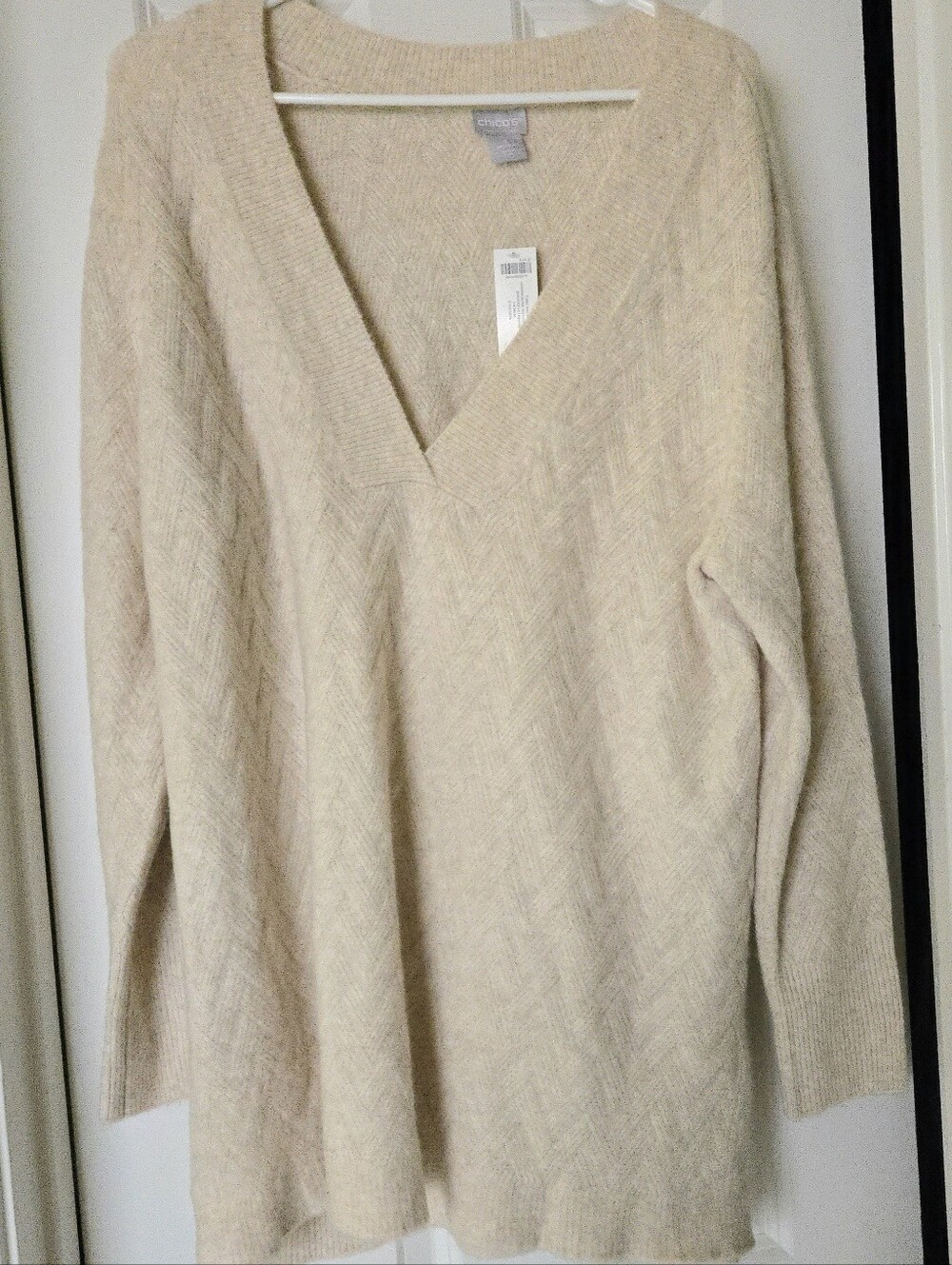 Chico's Women's Size 3 Cream Chevron V-Neck Pullover Soft Sweater Cozy XL